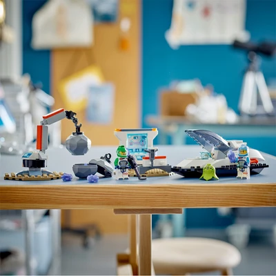 Gambar LEGO City Spaceship And Asteroid Discovery 60429