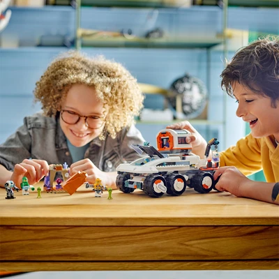 Gambar LEGO City Space Command Rover And Crane Loader 60432