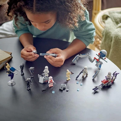 Gambar LEGO Star Wars Clone Trooper & Battle Droid Battle 75372