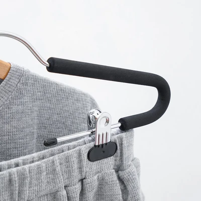 Gambar Stora Hanger Baju Aluminium Dengan Clip 42 cm - Hitam