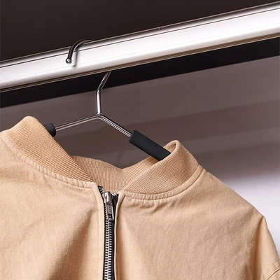 Gambar Stora Hanger Baju Aluminium Triangle 42 cm - Hitam