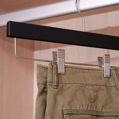 Gambar Stora Hanger Baju Aluminium Dengan Rubber 35.5 cm - Hitam