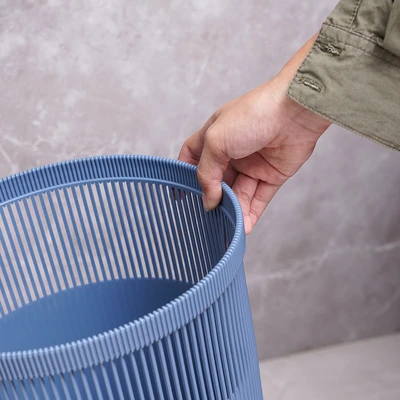 Gambar Stora Tempat Sampah Plastik Hollow Stripe 12 Liter - Biru