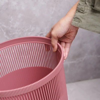Gambar Stora Tempat Sampah Plastik Hollow Stripe 12 Liter - Pink