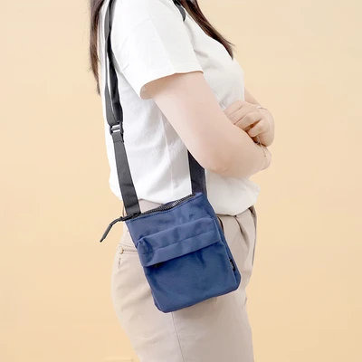 Gambar Ataru Tas Selempang Nylon Dengan Ritsleting - Biru