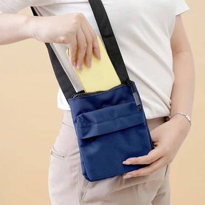 Gambar Ataru Tas Selempang Nylon Dengan Ritsleting - Biru