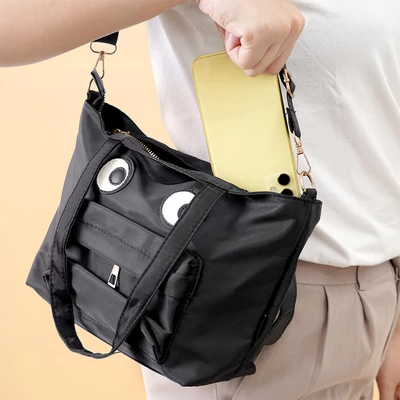Gambar Ataru Tas Selempang Nylon Eyes - Hitam