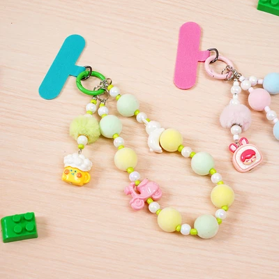 Gambar Ataru Gantungan Handphone Chain Pastel Dengan Charm Random