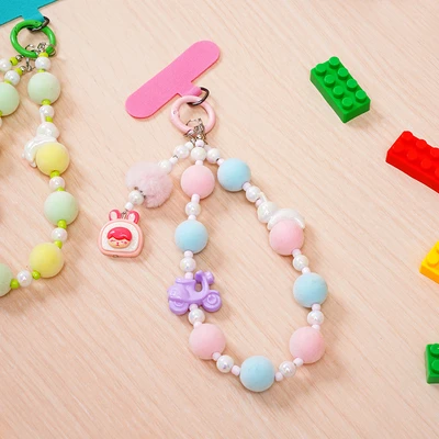 Gambar Ataru Gantungan Handphone Chain Pastel Dengan Charm Random
