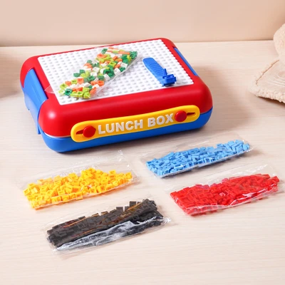Gambar Ataru Kotak Makan Plastik 4 Sekat Dengan Sendok & Garpu Puzzle 1.4 Liter - Merah