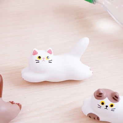 Gambar Ataru Magnet Kulkas Cat Random