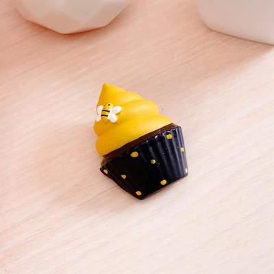 Gambar Ataru Magnet Kulkas Cake 5x4 cm Random