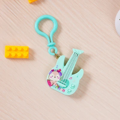 Gambar Ataru Gantungan Kunci Guitar Pastel Random