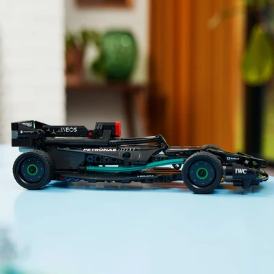 Gambar LEGO Technic Mercedes Amg F1 W14 E Pull Back 42165