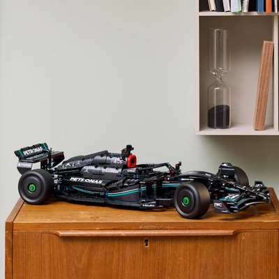 Gambar LEGO Technic Mercedes Amg F1 W14 E Performance 42171