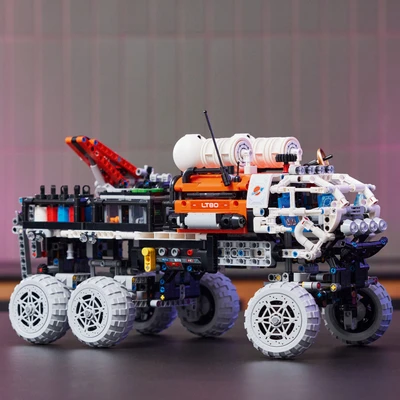 Gambar LEGO Technic Mars Crew Exploration Rover 42180