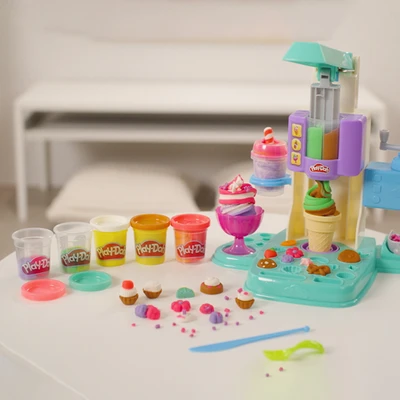 Gambar Play Doh Playset Rainbow Swirl Ice Cream G0028