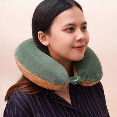 Gambar Passport Bantal Leher Treavel 30x30 cm - Hijau/Cokelat Khaki