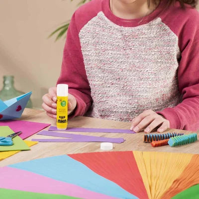 Gambar Uhu 21 Gr Lem Stick 165p