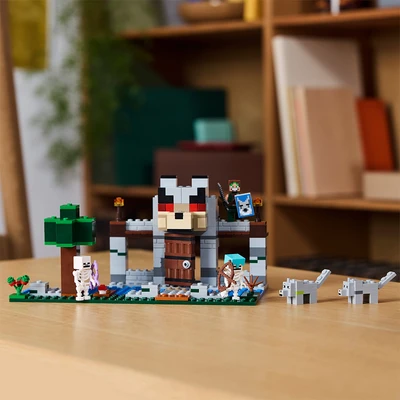 Gambar LEGO Minecraft The Wolf Stronghold 21261