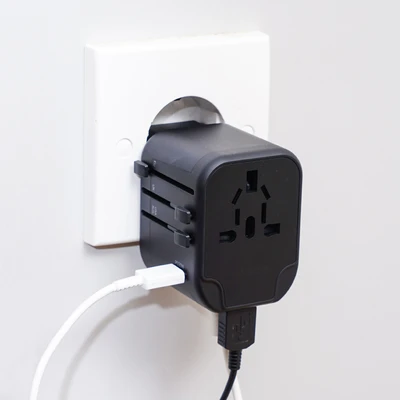 Gambar Krisbow Travel Adaptor 2 USB-A & 1 USB-C 20 Watt QC - Hitam