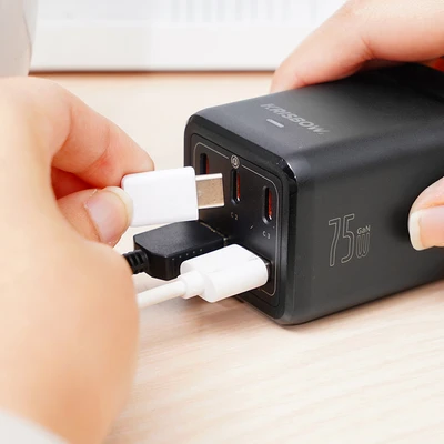 Gambar Krisbow Desktop Charger 3 USB-A & 2 USB-C GaN 75 Watt - Hitam