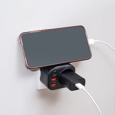 Gambar Krisbow Steker Adaptor Multifungsi Dengan USB-A & USB-C - Hitam