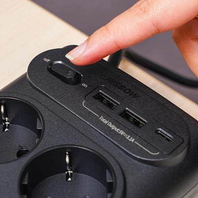 Gambar Krisbow Stop Kontak Ekstensi 10 Soket Dengan USB-A & USB-C - Hitam