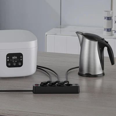 Gambar Krisbow Stop Kontak Ekstensi 4 Soket Dengan USB-A & USB-C - Hitam
