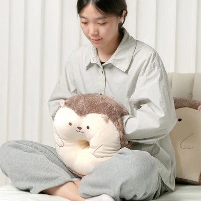 Gambar Ataru Bantal Tidur Dacron Hedgehog O 30x32x15 cm - Cokelat