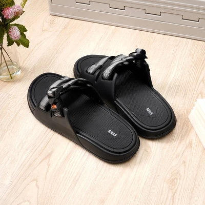 Gambar Ataru Ukuran 41 Sandal Pria Triple Strap - Hitam