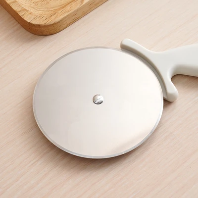 Gambar Culinart Pisau Roda Pemotong Pizza - Krem Beige