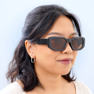 Gambar Ilook Sunnies Kacamata Sunglasses Rectangular PC Retro - Hitam