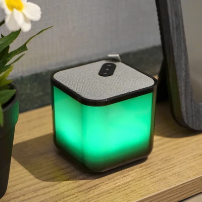 Gambar Sovox Speaker Bluetooth Changing Color - Hitam