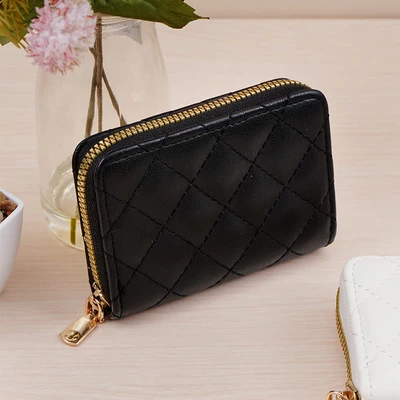 Gambar Ataru Dompet Kartu Quilted Random