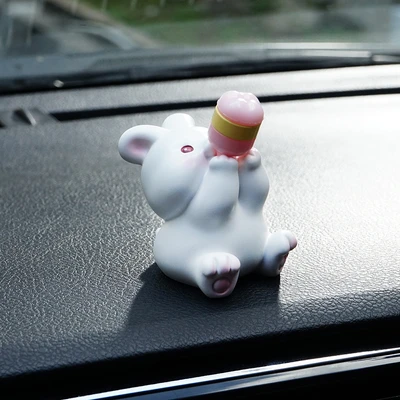 Gambar Otto Klasse Ornamen Dashboard Mobil Rabbit - Putih
