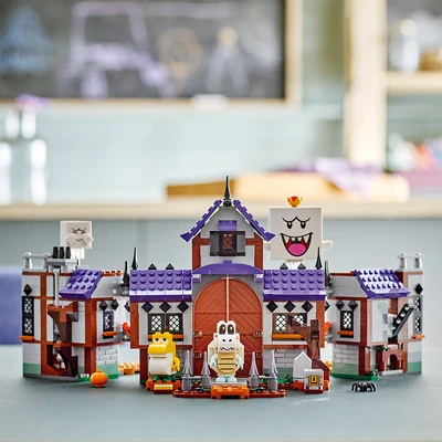 Gambar LEGO Super Mario King Boos Haunted Mansion 71436