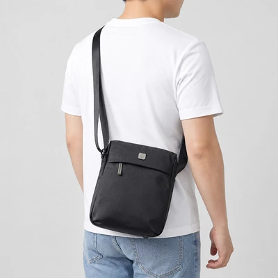 Gambar Passport Carson Tas Selempang - Hitam