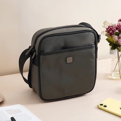 Gambar Passport Hugo Tas Selempang - Hijau
