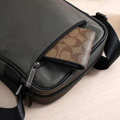 Gambar Passport Hugo Tas Selempang - Hijau
