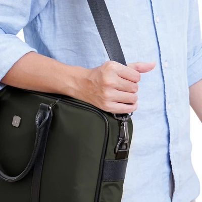 Gambar Passport Hugo Tas Laptop - Hijau