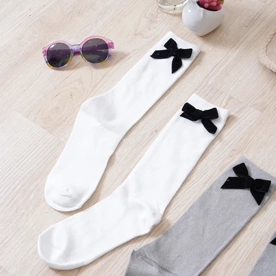 Gambar Ataru Set 2 Pasang Kaus Kaki Wanita Crew Black Ribbon -Mix