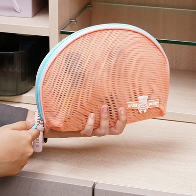 Gambar Passport Orugana Pouch Organizer Half Moon - Oranye