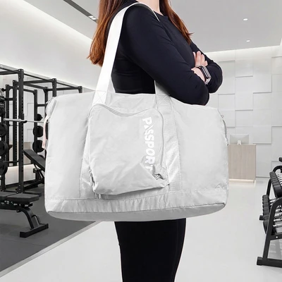 Gambar Passport Eloise Tas Duffle Lipat - Abu-Abu