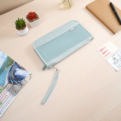 Gambar Passport Organizer Dokumen Travel - Hijau