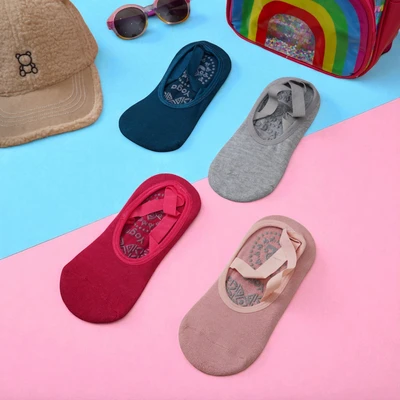Gambar Ataru Kaos Kaki Yoga Random