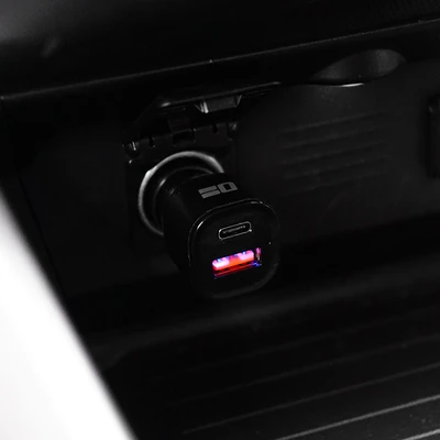 Gambar Otto Klasse Charger Mobil Type C 38 Watt - Hitam