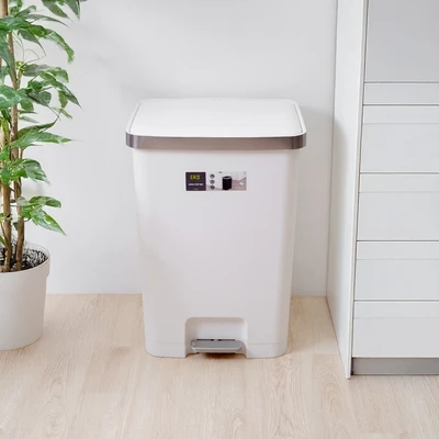 Gambar Eko Hana Tempat Sampah Pedal Plastik 70 Liter - Putih