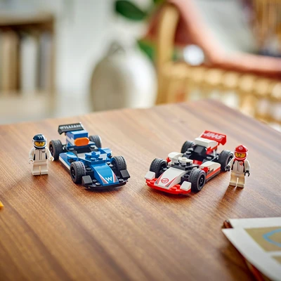 Gambar LEGO City F1 Williams Racing & Haas F1 Race Cars