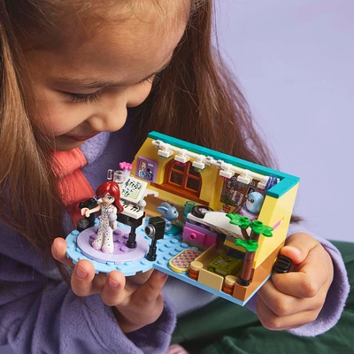 Gambar LEGO Friends Paisleys Room